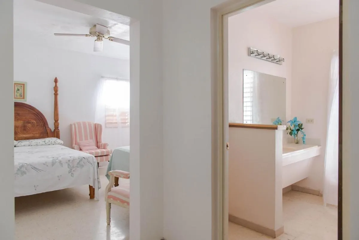 Villas Roma Montego Bay 0*,
